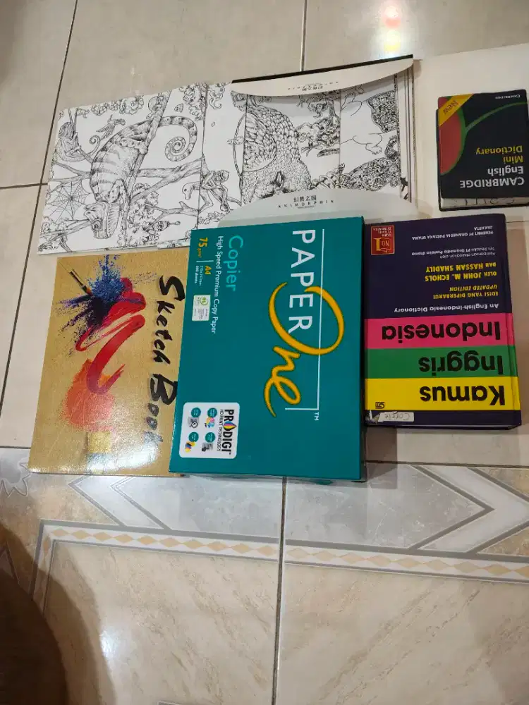 Pen tablet merek inspiroy H430P dan HVS A4 1 rim , kamus