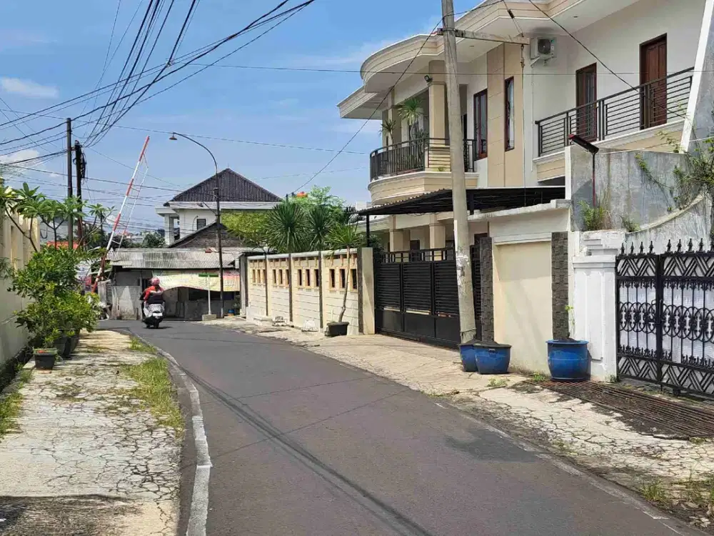 Rumah  Gedongsongo  dkt Bukit Wahid Manyaran Semarang