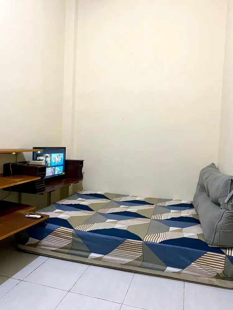 Terima Kost Pria Bisa berdua Free Wifi