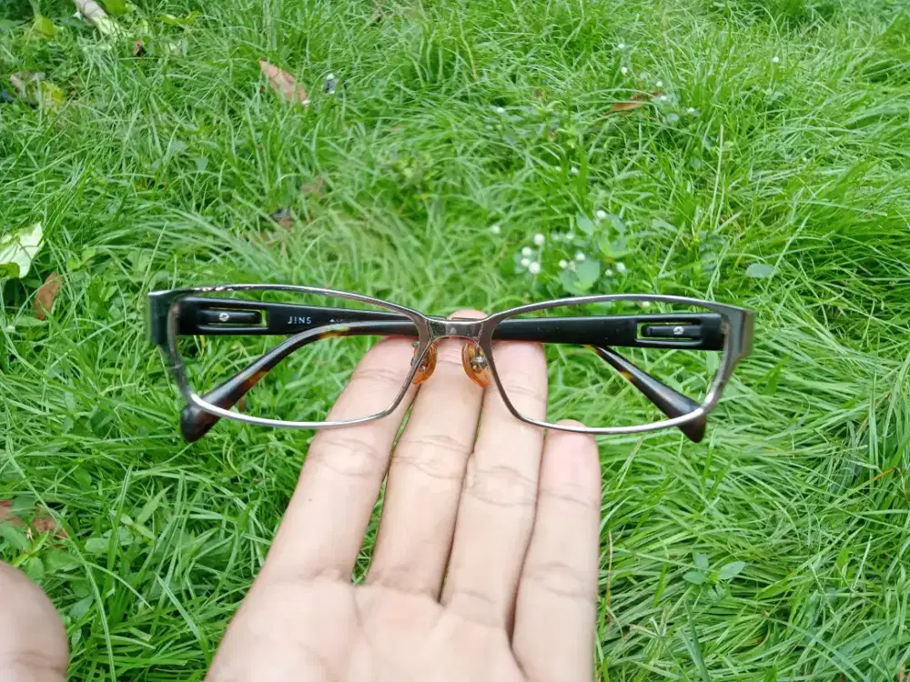 Kacamata ori JINS SWISS masih like new