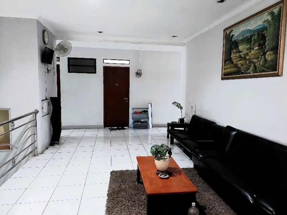 Kost Cantik Dan Bersih 3,5 Lantai Di Pusat Kota Tangerang