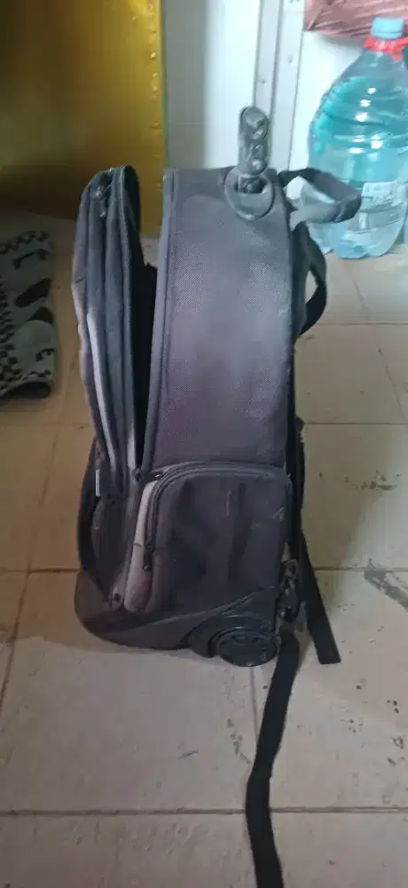 Tas koper traveling box bag

Masih bagus. Taruh digudang