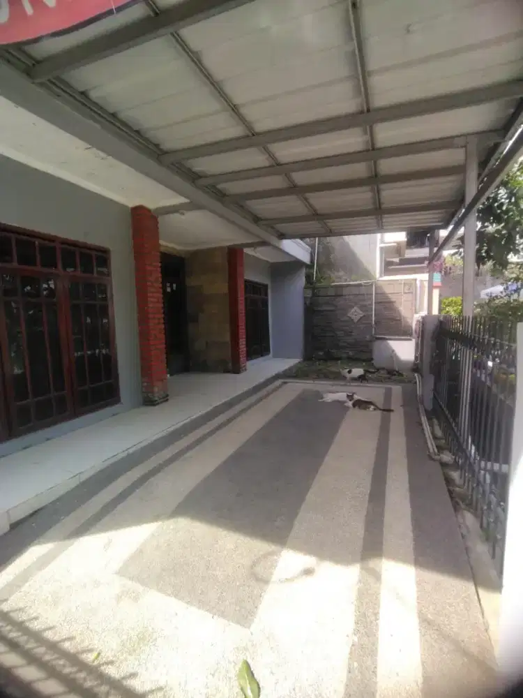 jual rumah 2lt komp GBA CIGANITRI terusan buahbatu