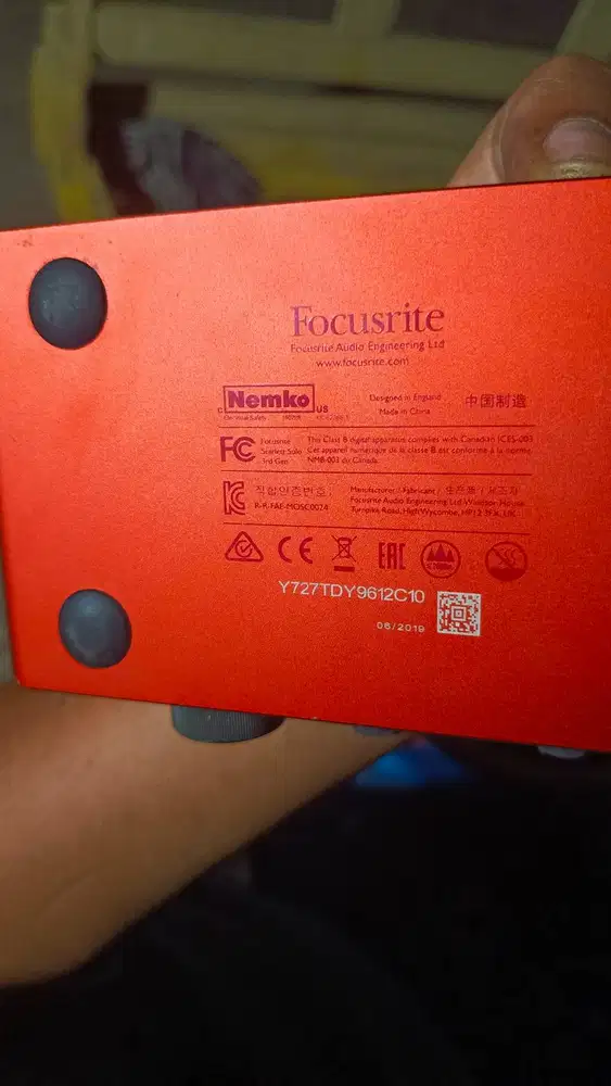 Focusrite solo gen 3 kondisi bekas masih mulus  normal.