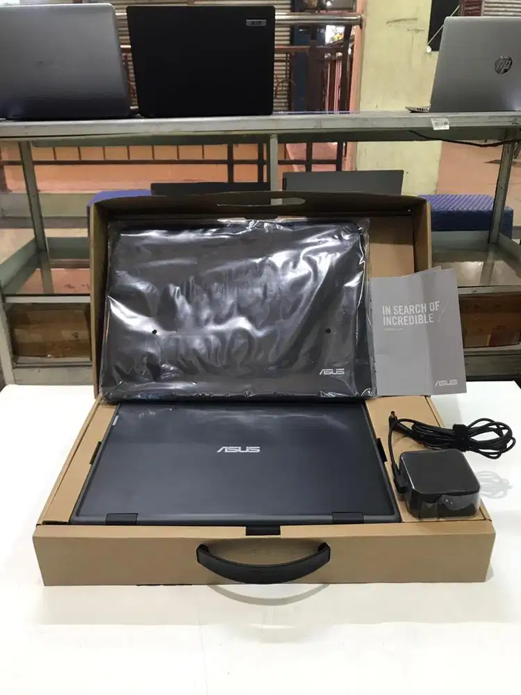 ASUS BR1100 Fullset like new N4020 4Gb 128GB ssd 12 inch