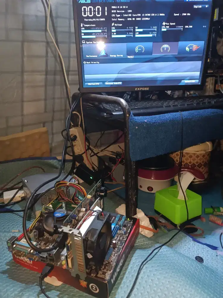 VGA card Radeon HD 6570 2GB