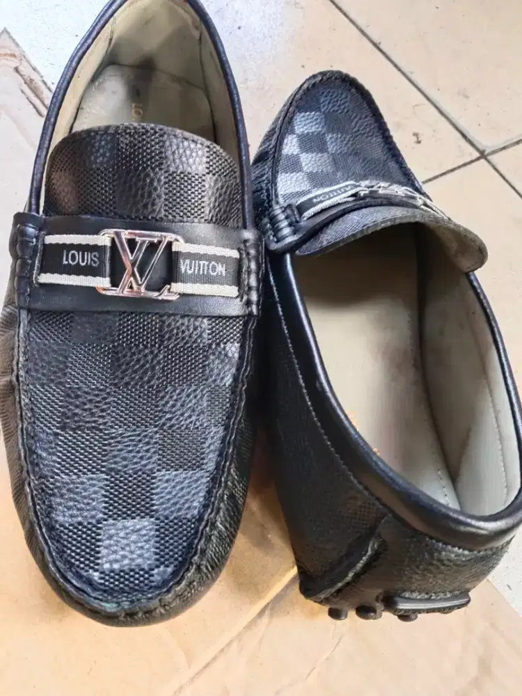 Sepatu bekas loafers   lv louis  vuitton gucci prada zegna thorogood