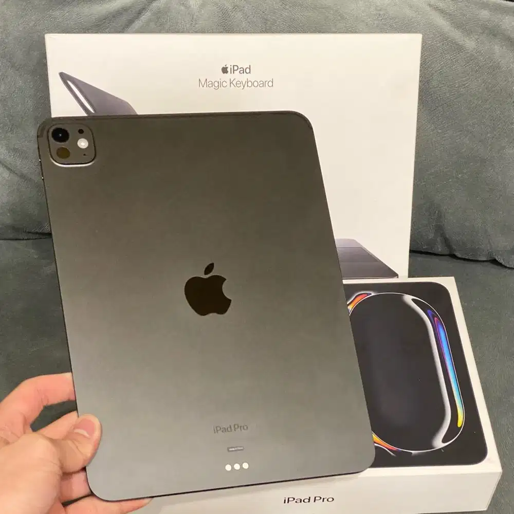 iPad Pro M4 11-inch 256GB Space Black Wifi Only + Magic Keyboard iBox