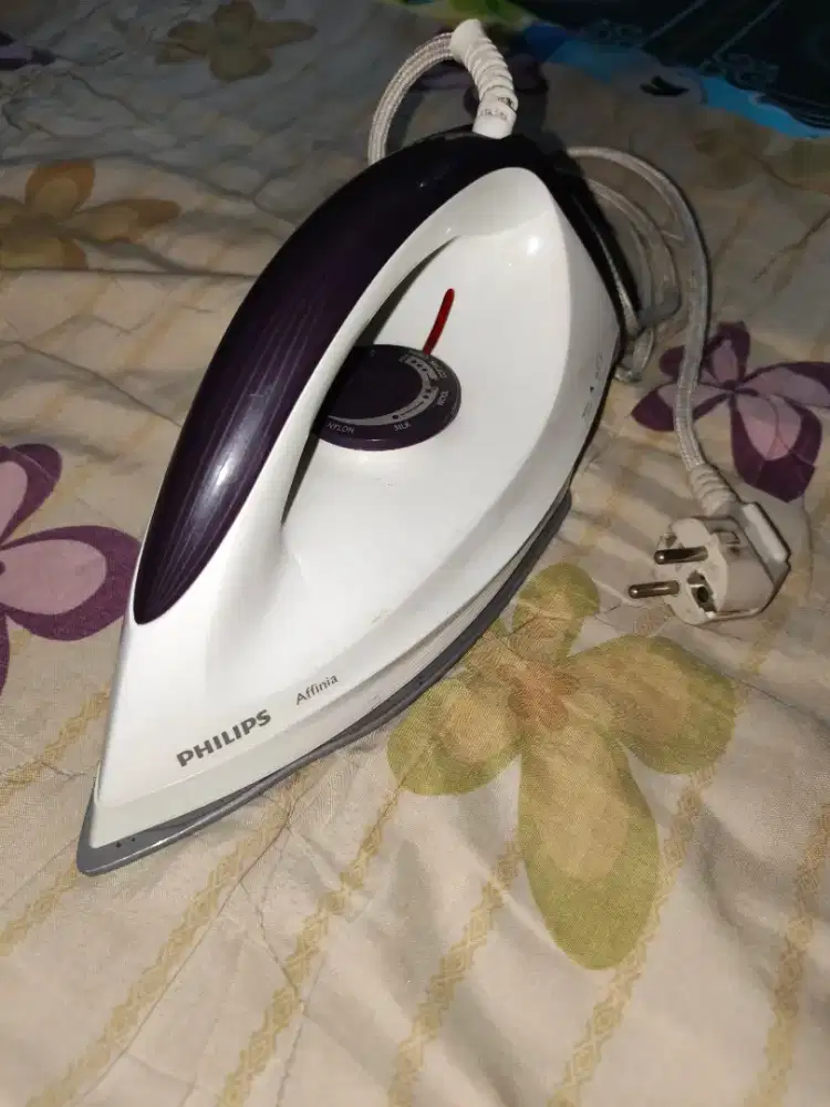 PRELOVED Setrika Baju Philips -HSC2025