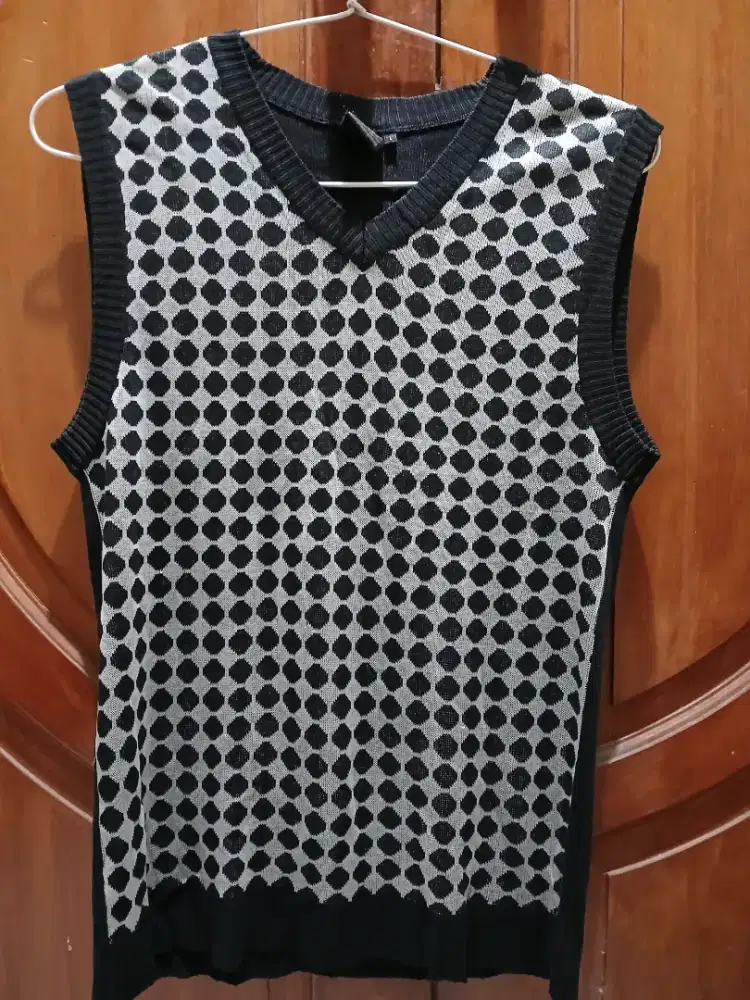 PRELOVED Vest Kotak-kotak Hitam Putih -HSC2025
