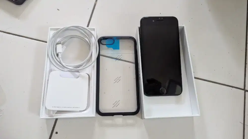 Jual iPhone SE 3 2022 128GB BH100% ORI Garansi masi on