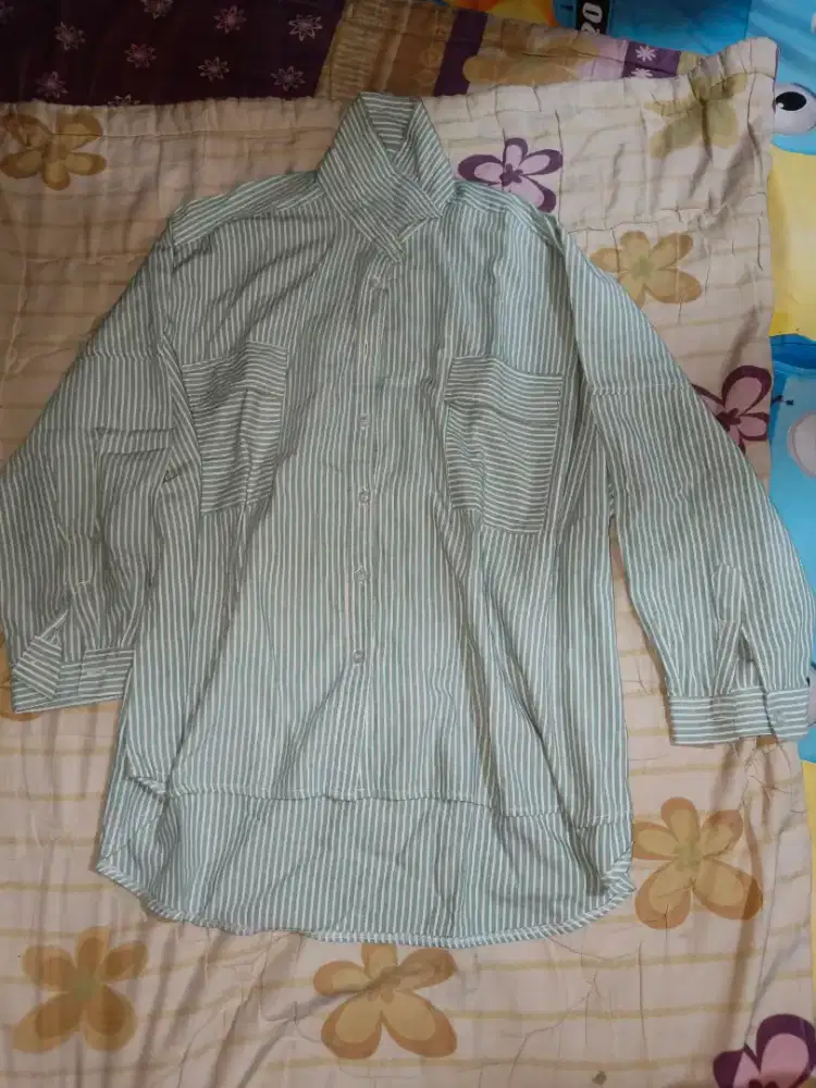 PRELOVED Kemeja Crop Depan -HSC2025