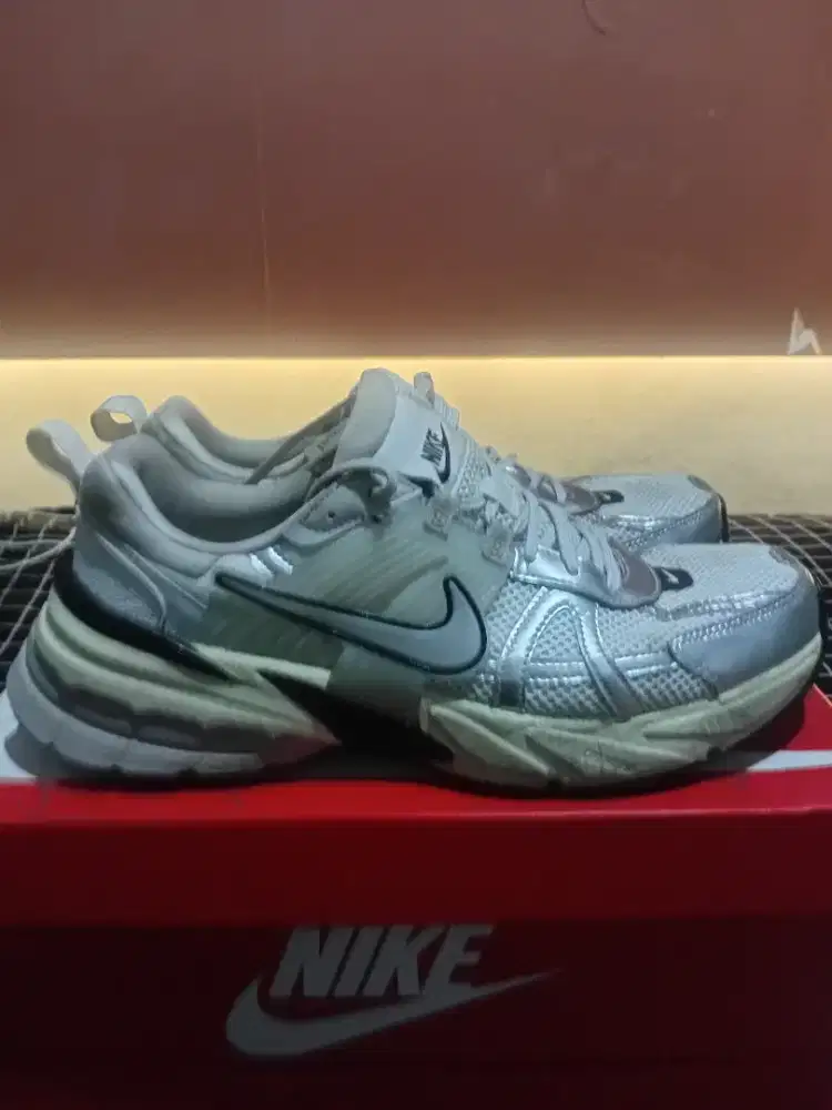 Nike v2k run size 45
