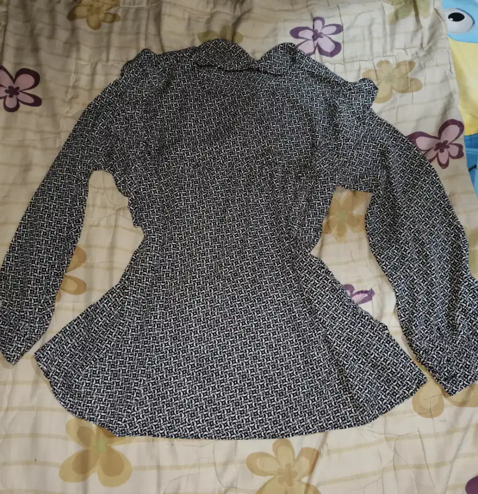 PRELOVED Atasan Cute -HSC2025