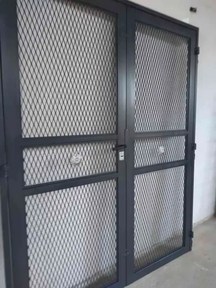 Pintu pengaman plat x pandq