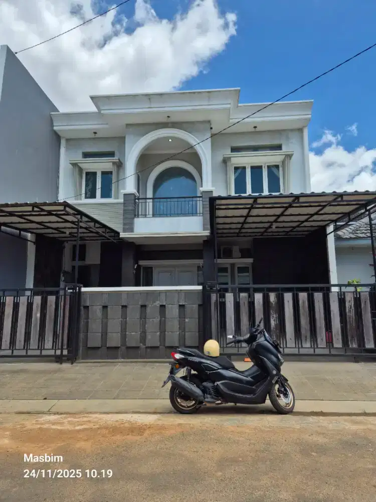Rumah 2 lantai di way halim