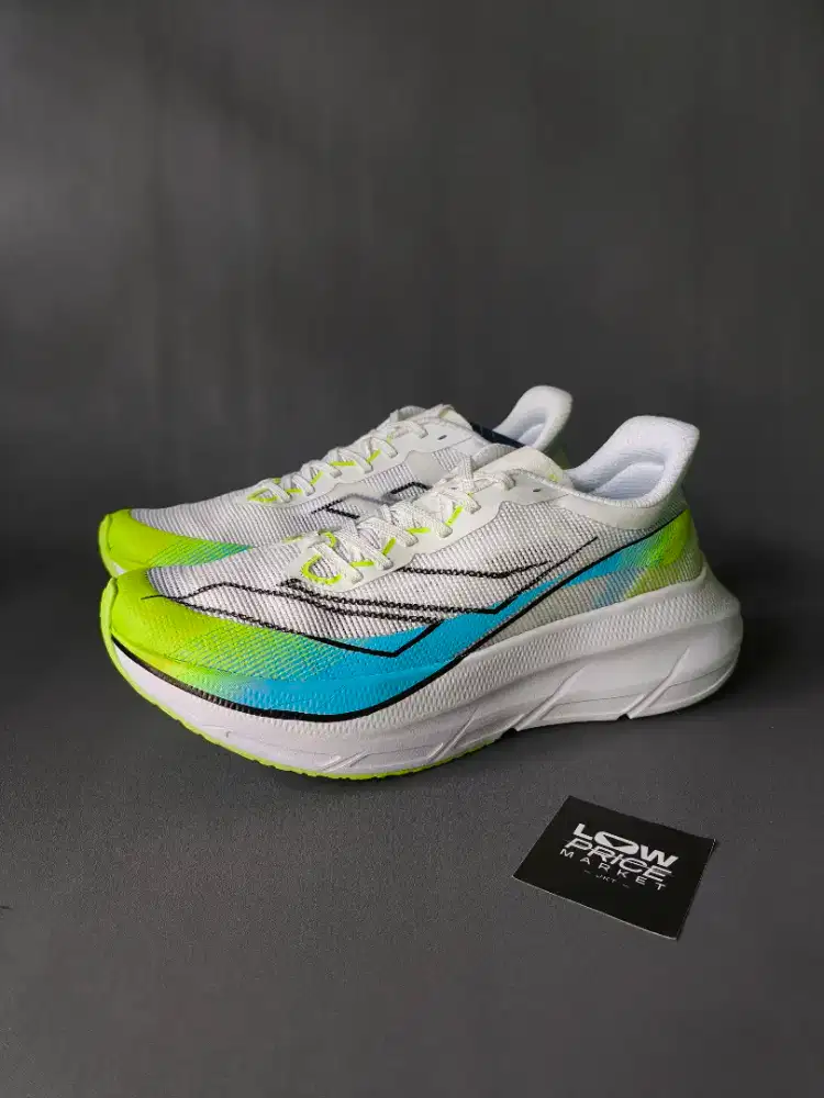 SEPATU RUNNING MILLS ENERMAX TYCOON WHITE