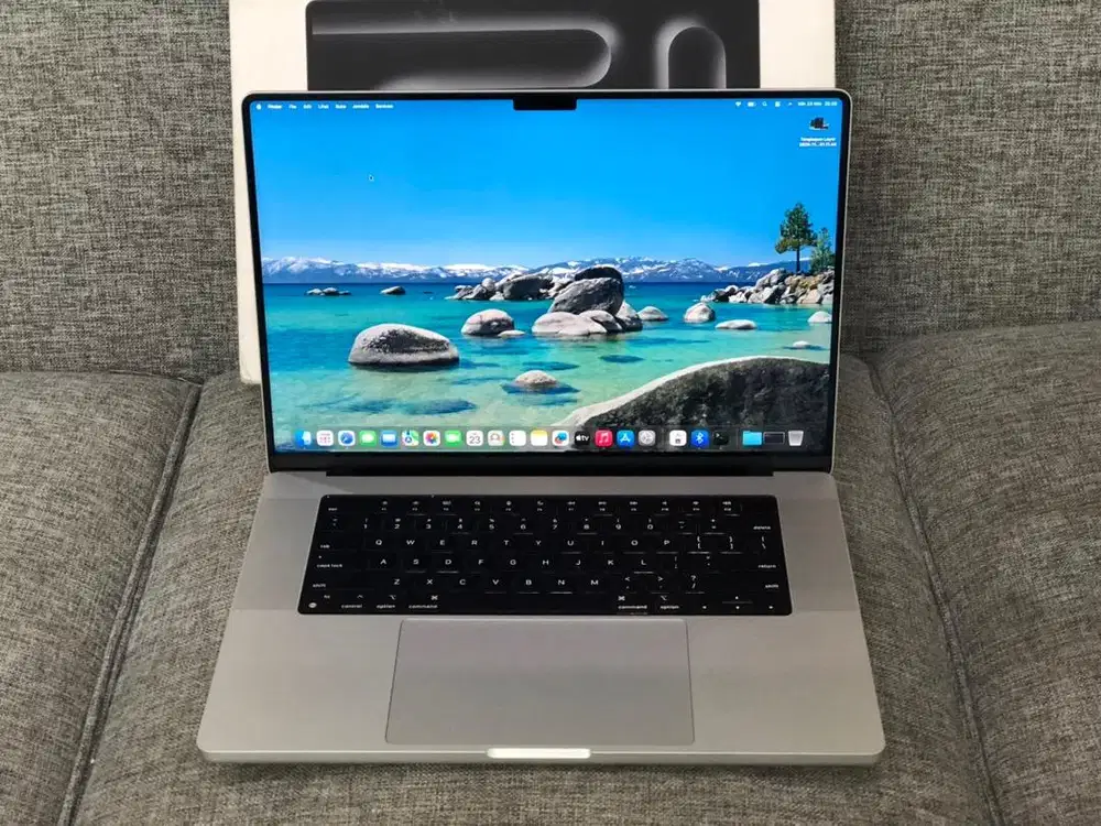 MACBOOK PRO 16 2023 Chip M3 Pro RAM 18 SSD 512 GB LIKENEW SIAP PAKAI