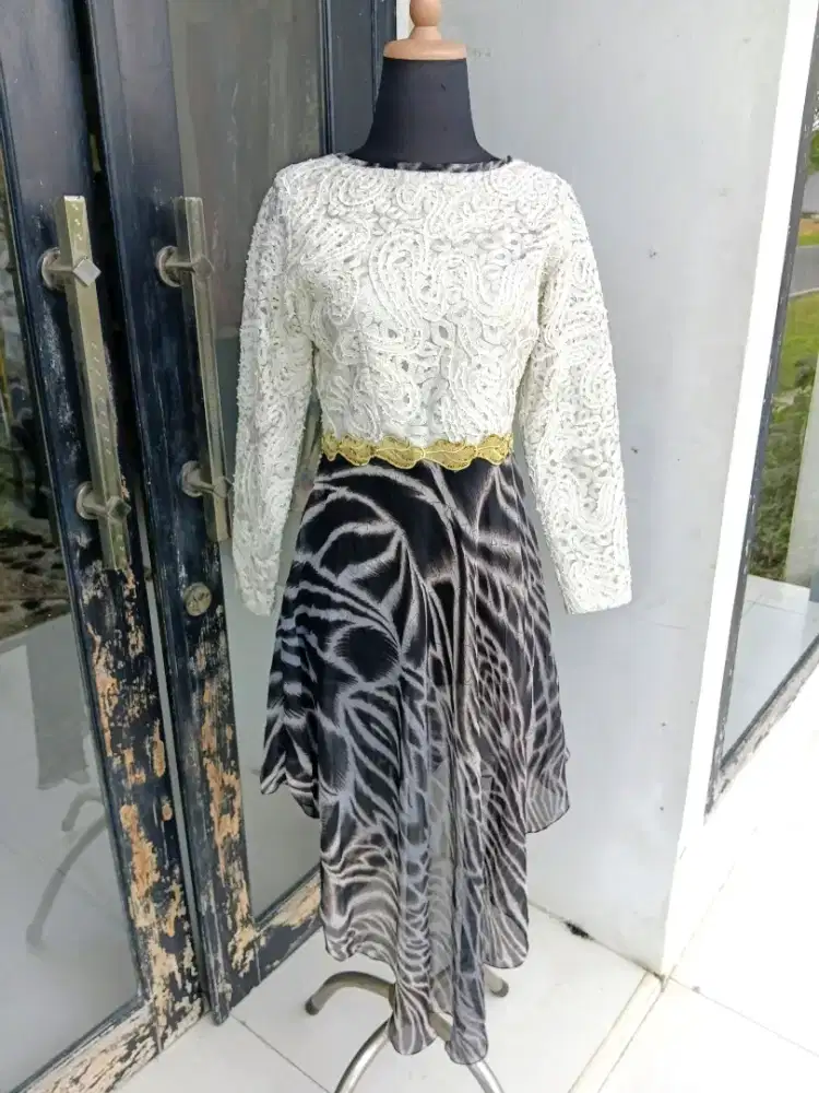 KEBAYAK MODERN KOMBINASI ( PRELOVED )