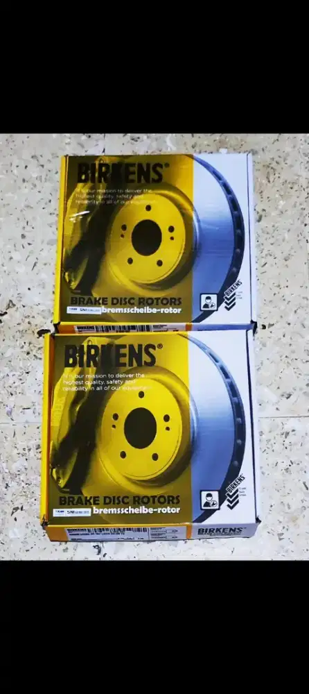 Piringan rem cakram depan Nissan latio