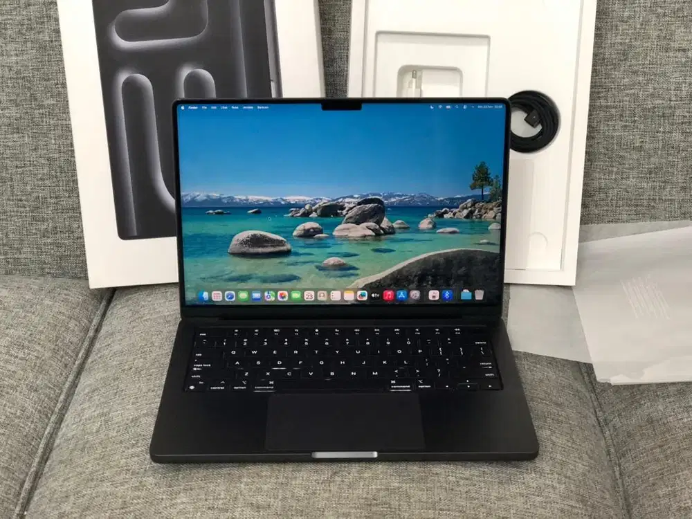 MACBOOK PRO M4 2024 GARANSI JULY 2026 RAM 16 SSD 1 TB LIKENEW FULLSET