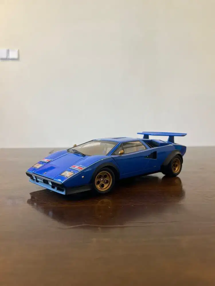 Autoart Signature Lamborghini Countach Walter Wolf Blue Model Car