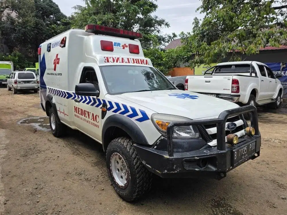 FORD RANGER AMBULANCE MEDIS 4X4 2011
