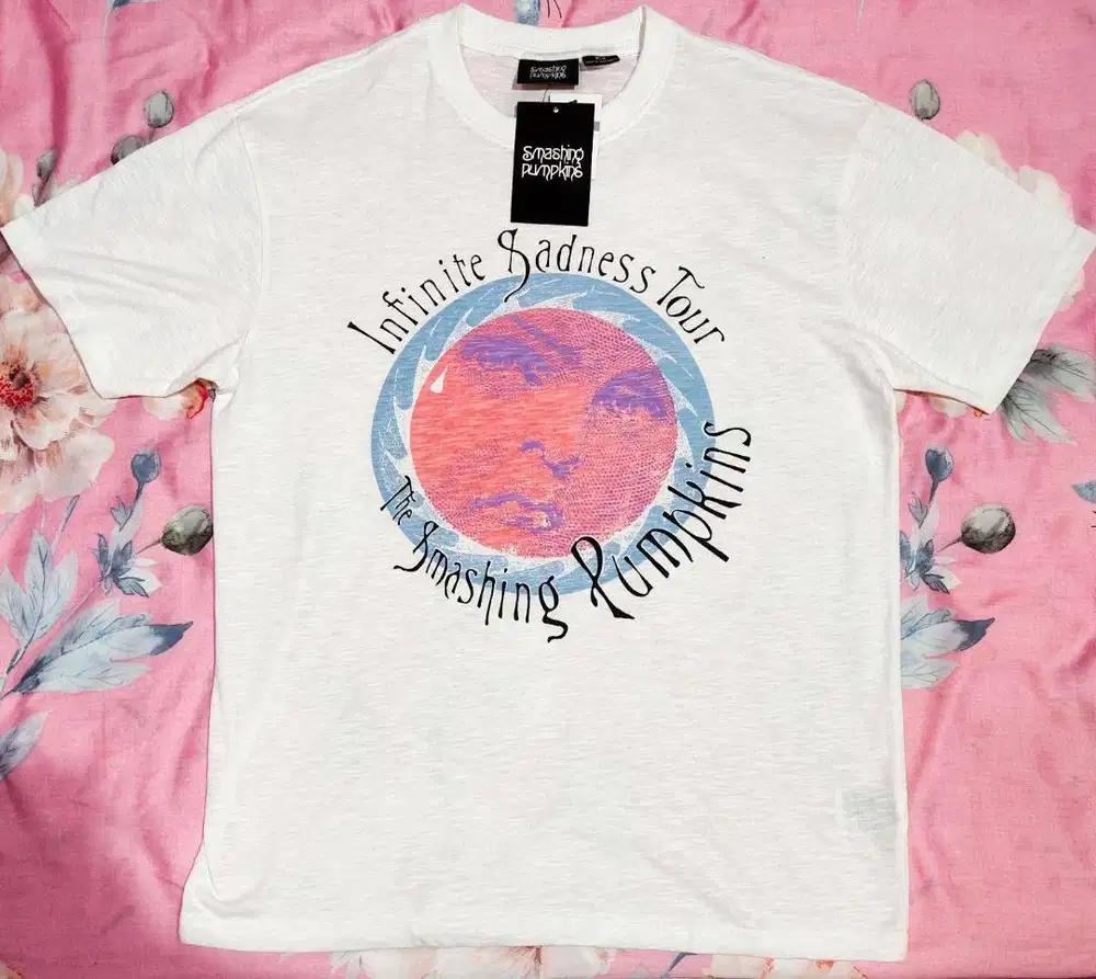 Kaos Cotton on - Smashing pumpkins - Mellon collie tour T-shirt origin