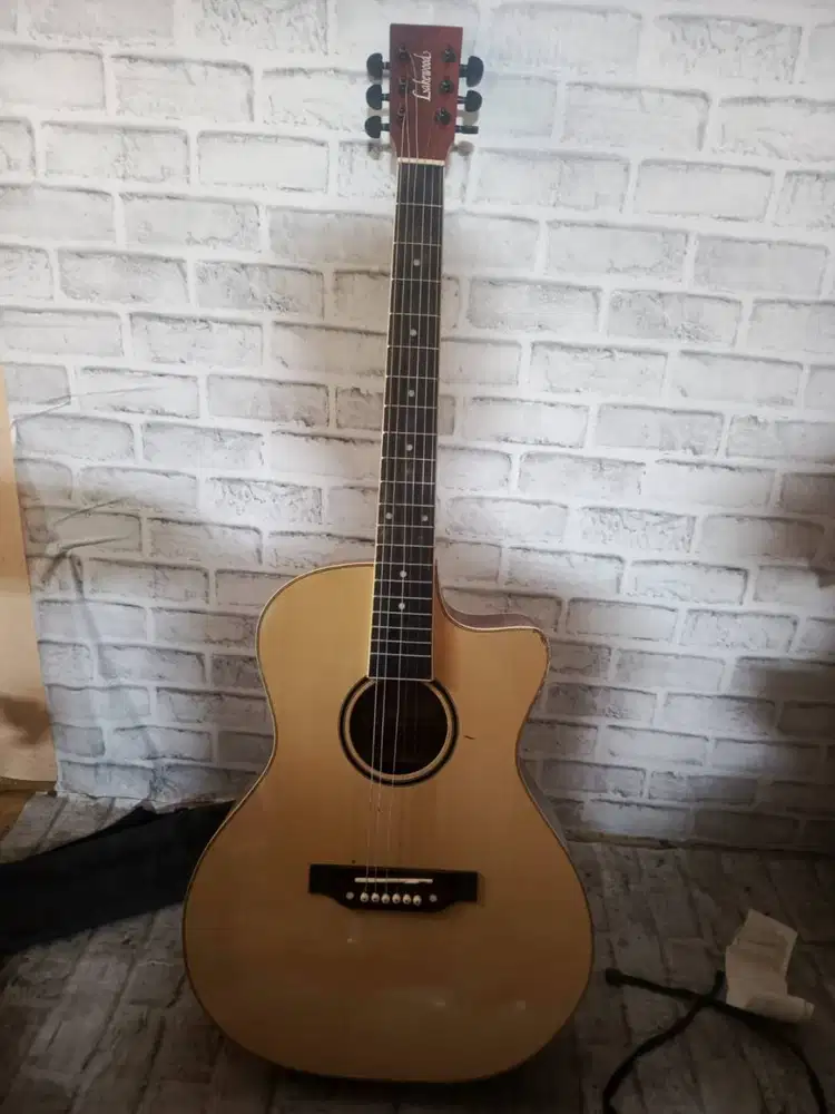 Gitar Akustik Lakewood Natural