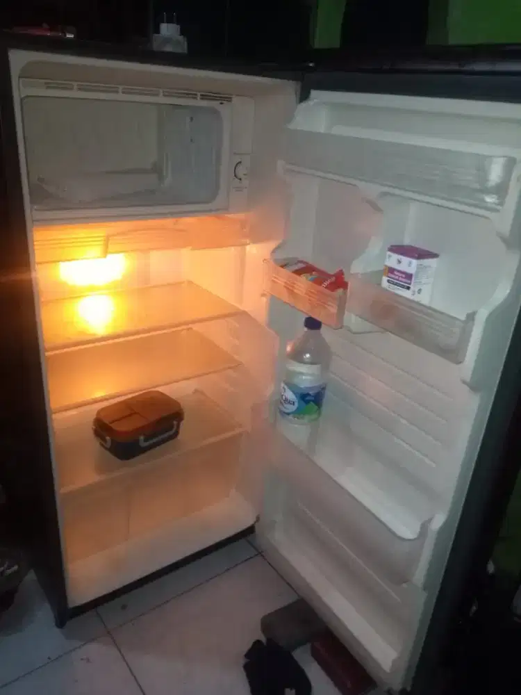 Kulkas sharp 1 pintu