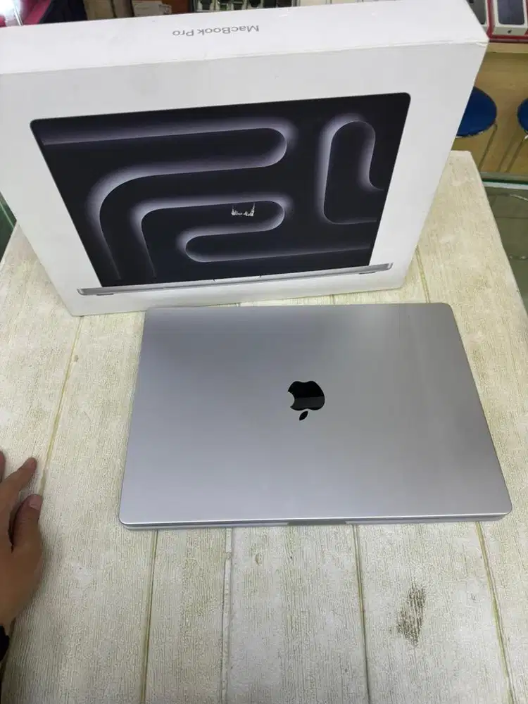 Macbook Pro M4 Max 16-inch ram 36GB/1TB second like new fulset origina