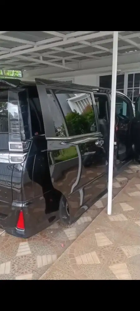 Toyota Voxy 2021 Bensin