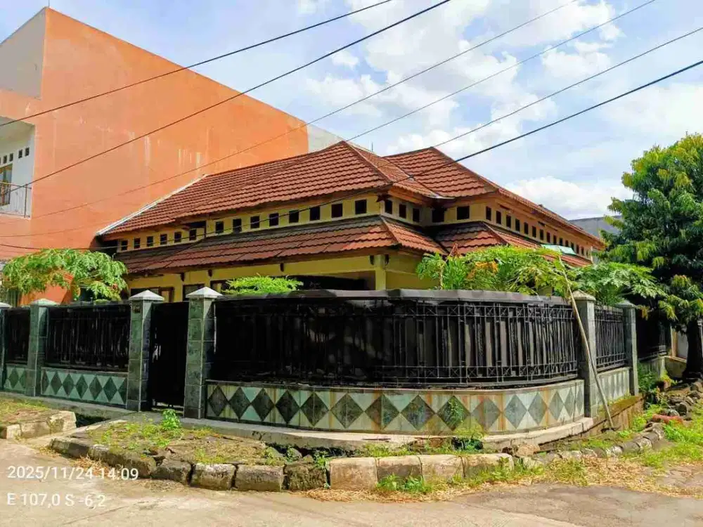 Rumah Hook LT 225m² Siap Huni di Komplek Elit Griya Bintar Indah Bekasi Barat - Pondok Kopi