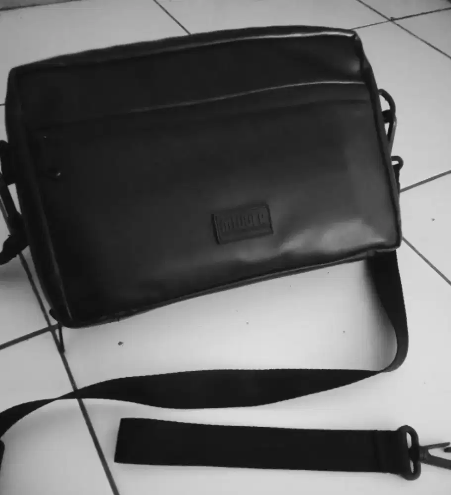 Handbag waterproof 2in1 Black medium