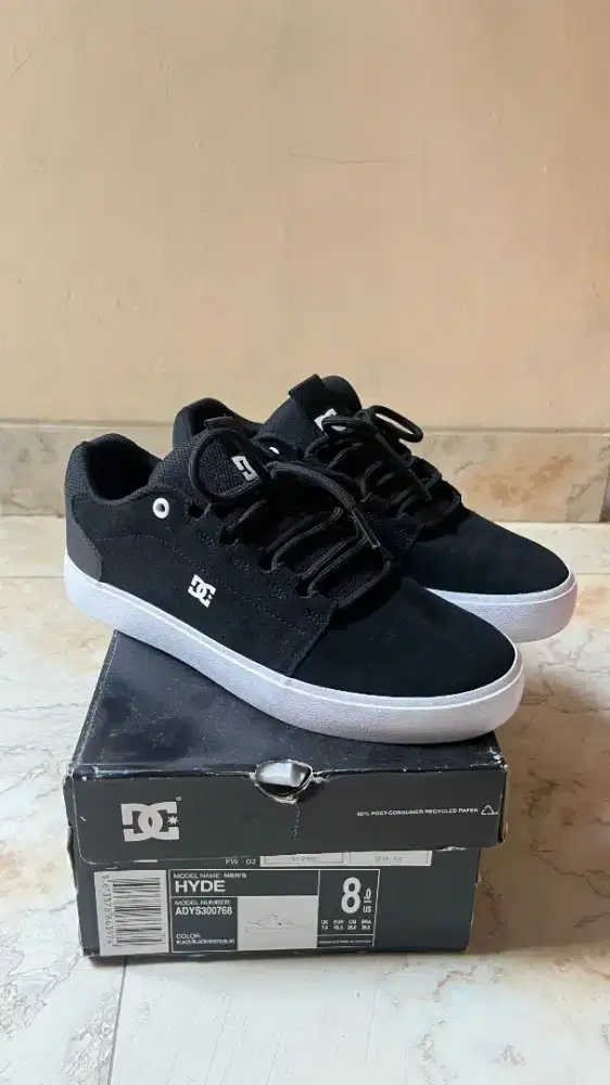 SEPATU DC HYDE BLACK WHITE