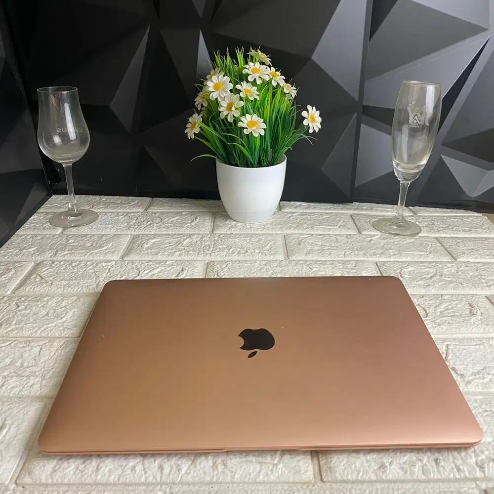 Macbook air Retina 2020 Mulus murah bisa COD
