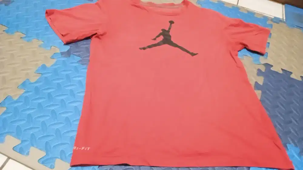 Kaos T-Shirt Air Jordan red