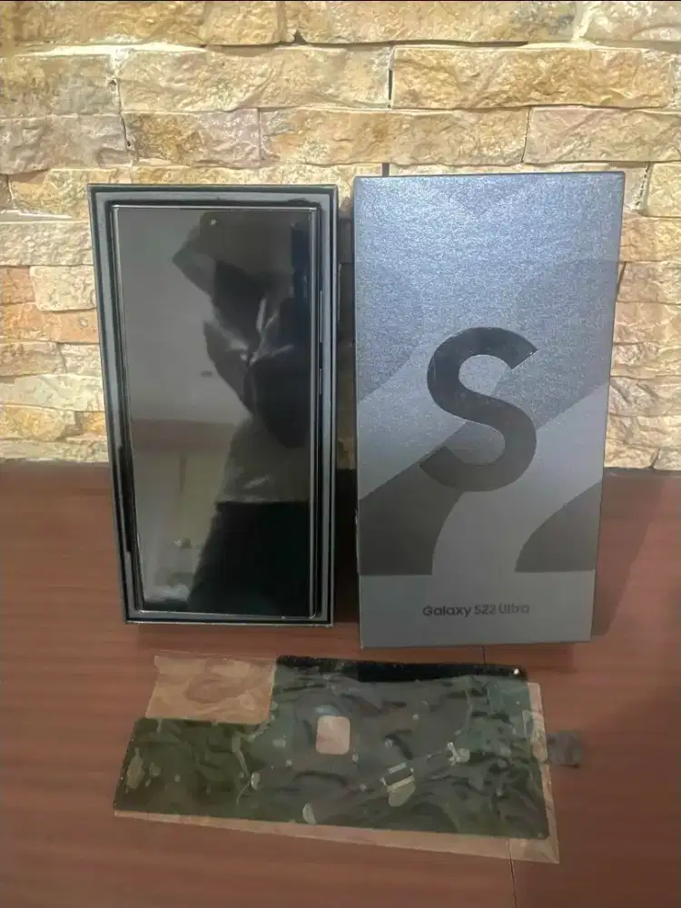 Samsung S22 Ultra Black 12/256Gb ex Garansi Resmi SEIN.