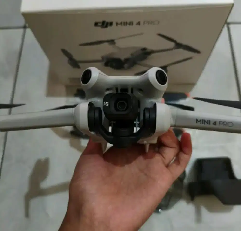 Jual drone dji mini 4 pro kondisi mulus komplit