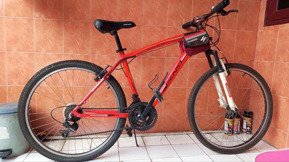 Sepeda semi MTB Genio