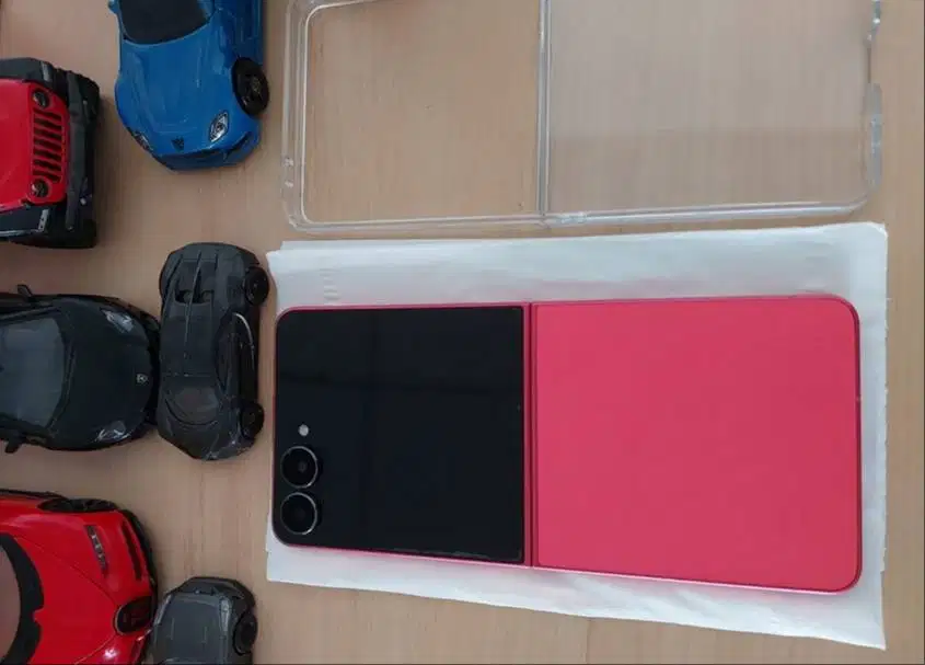 Samsung Z Flip 7 Garansi Resmi baru 2 bln pakai 12GB 512GB Coralred