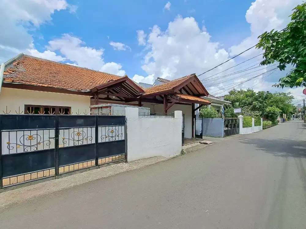 Rumah 2nd Cantik Asri 3KT 3KM Type 175/195 Strategis Full Akses Ceger Cipayung Jakarta Timur