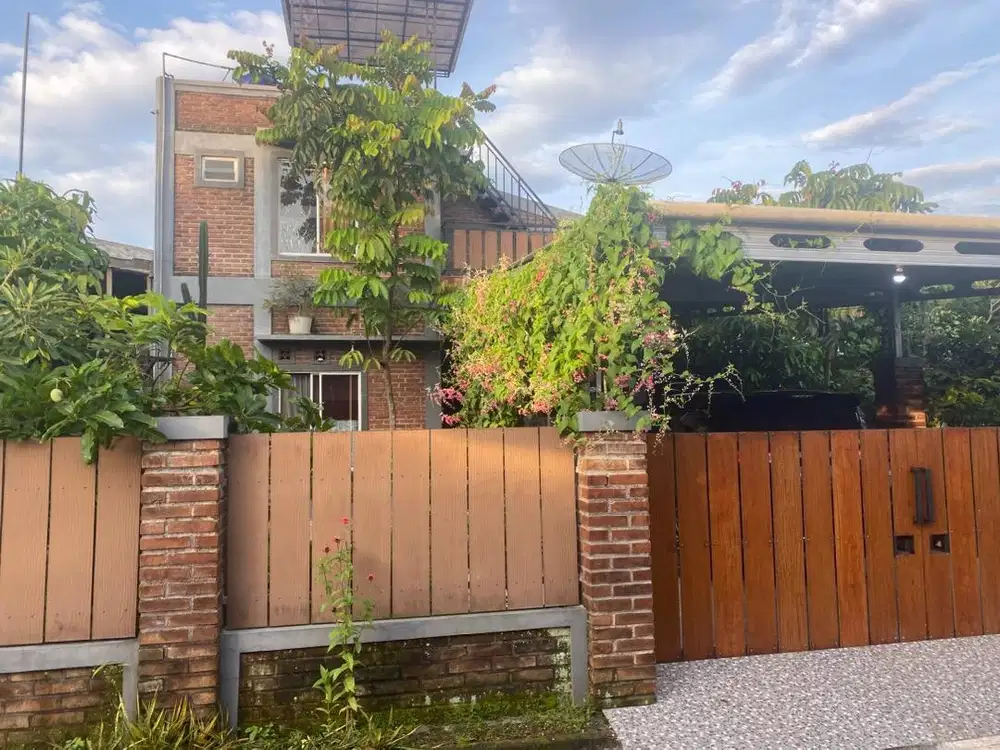 Dijual Cepat, Rumah Etnik minimalis Tanah Luas di Kota