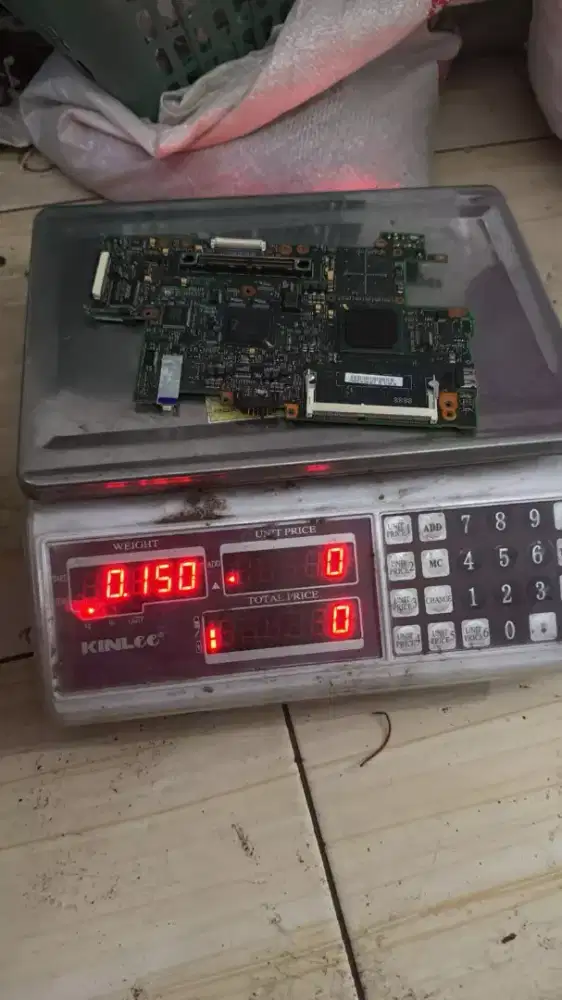 Tampung lapTop jadul rusak