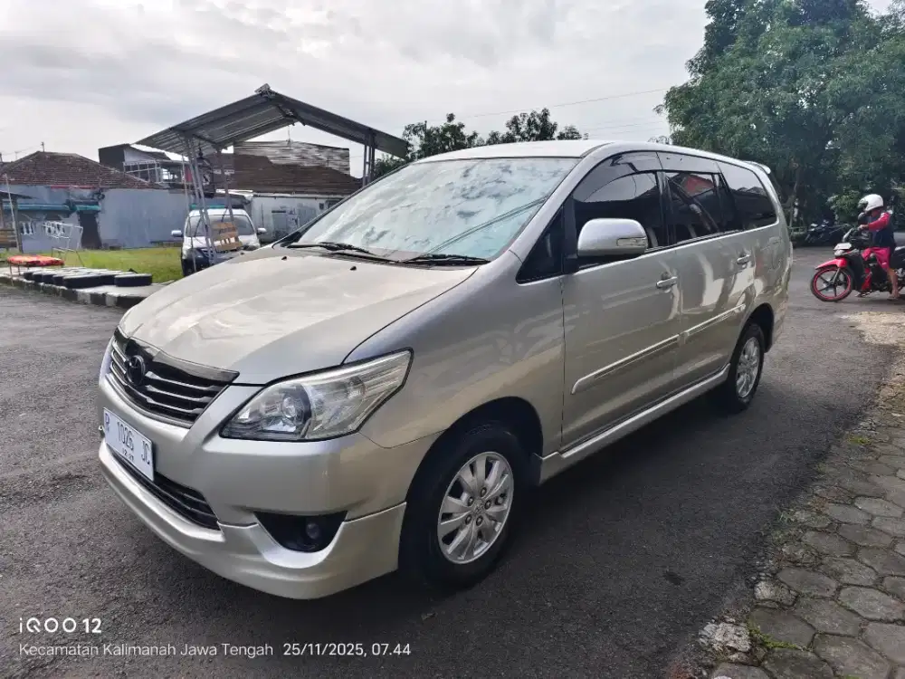 Innova 2.5 G disel matic 2kd 2012