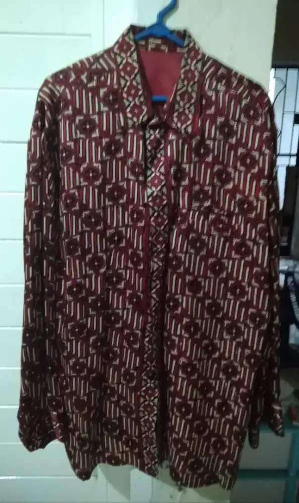 Baju kemeja lengan panjang