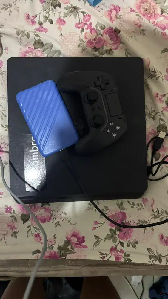 JUAL PS 4 1,5tb  original pemakain pribadi lengkap