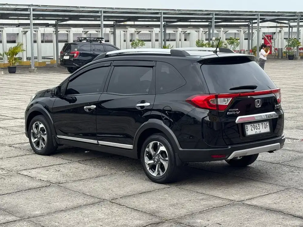Tdp 5 jt Honda BRV E CVT Matic At 2017 Bensin