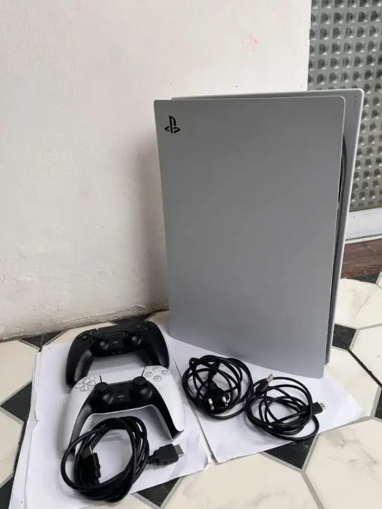 Ps 5 Cfi 1218b like new