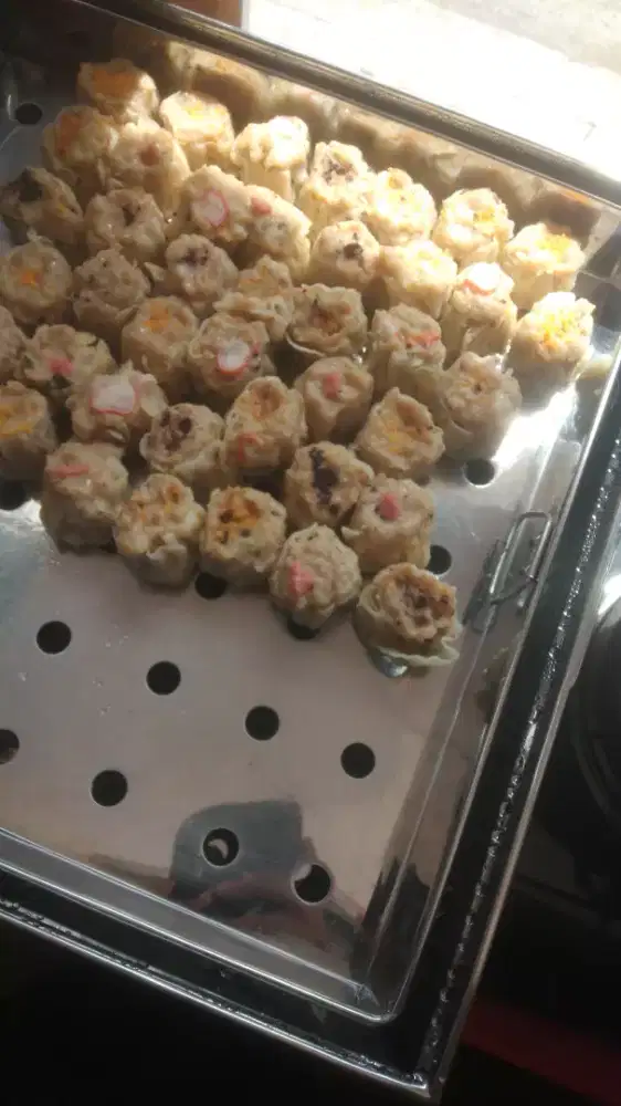 Dimsum hokie  samping smk penabur di kantin penabur